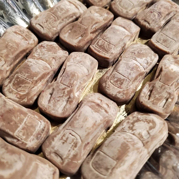 ☕️ 12 Car Shaped Wax Melts ~ Coffee Shop Scent ~ Homemade Soy Wax Melts - Picture 10 of 12